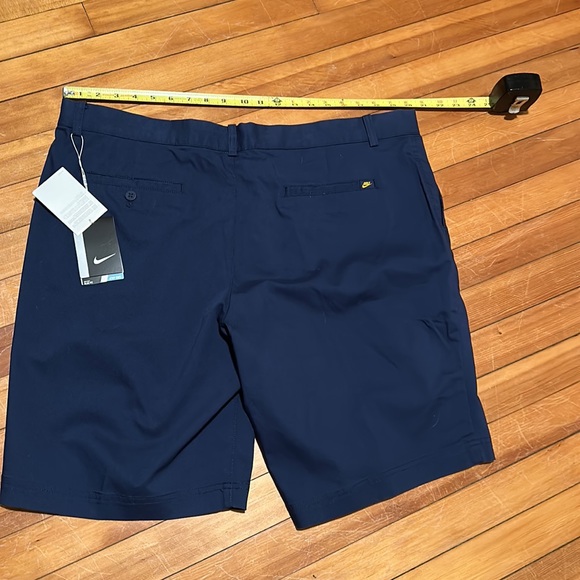 Nike golf shorts 10” inseam 40 waist navy new with tags - Picture 3 of 4